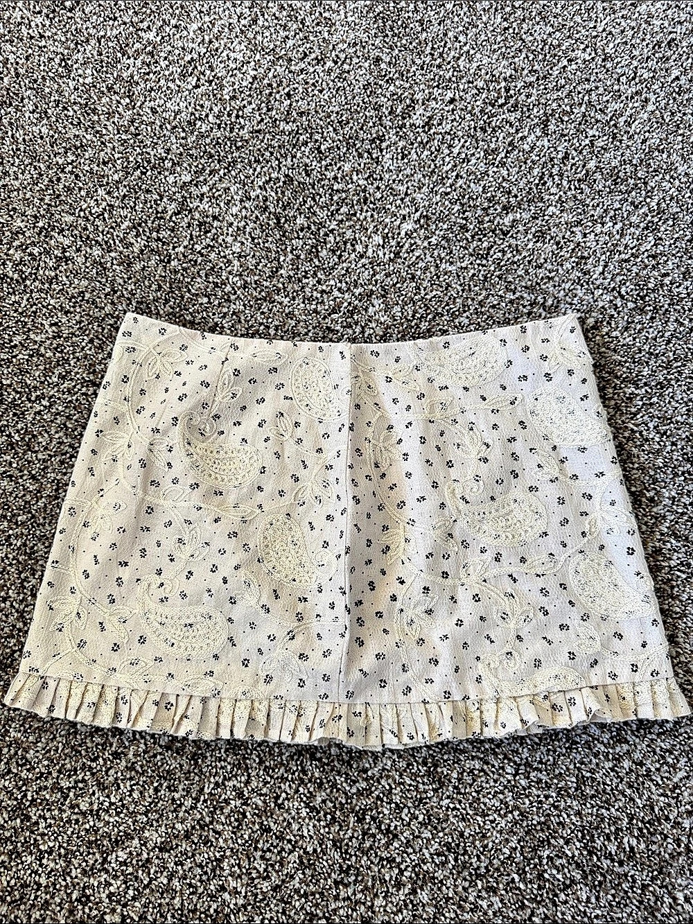 Emory Park Floral Ruffle Mini Skirt in Cream & Black Size Large NWT